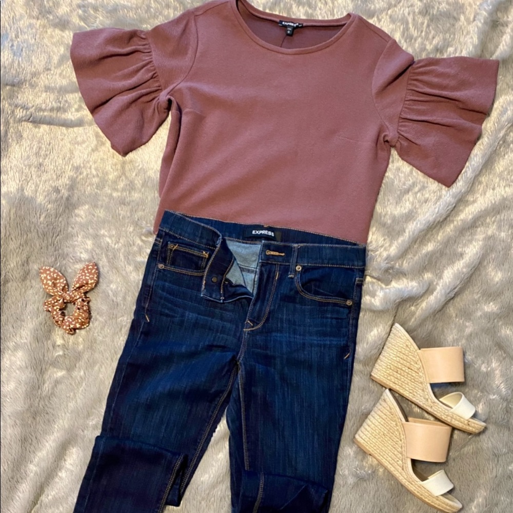 Express Top with Puff Sleeve (Size - M)